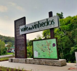 Leia mais sobre o artigo Vinícolas do Vale dos Vinhedos: As Melhores Experiências de Enoturismo na Serra Gaúcha