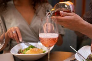 Leia mais sobre o artigo O Que Combina com Vinho